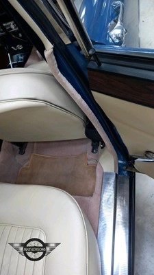 Lot 208 - 1970 ROVER 3500