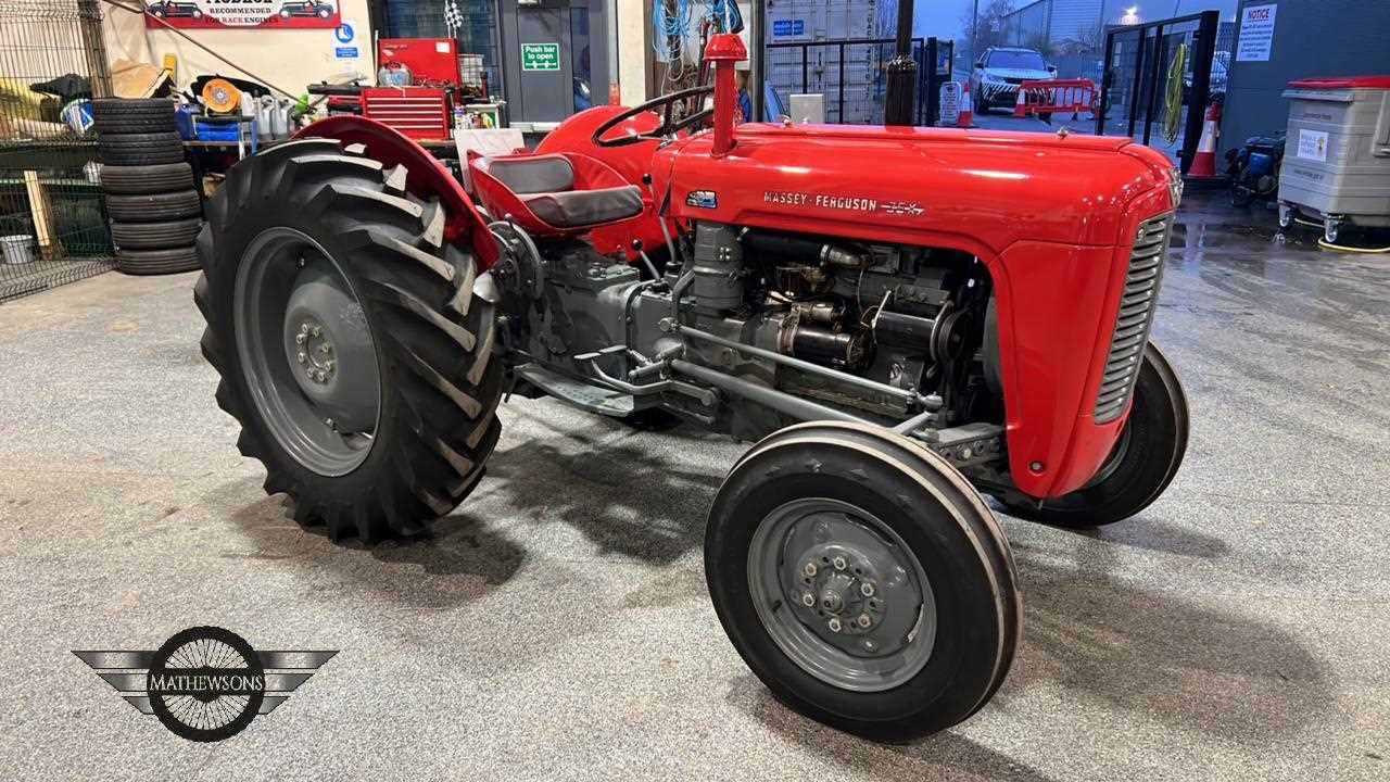 Lot 100 - 1963 MASSEY FERGUSON