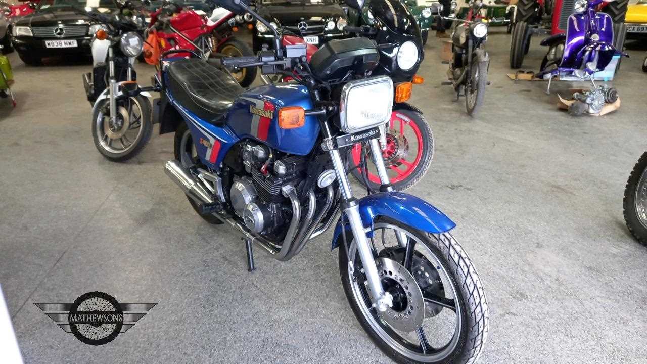 Lot 524 - 1984 KAWASAKI ZR 400-B1