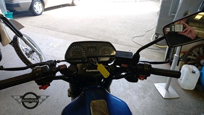 Lot 524 - 1984 KAWASAKI ZR 400-B1