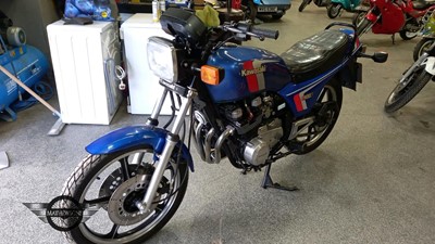 Lot 524 - 1984 KAWASAKI ZR 400-B1