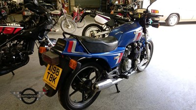 Lot 524 - 1984 KAWASAKI ZR 400-B1