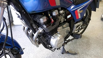 Lot 524 - 1984 KAWASAKI ZR 400-B1