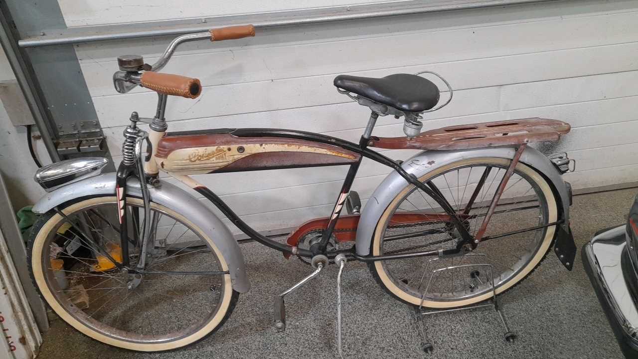 Lot 640 - COLUMBIA BUILT 1950 BEACH CRUISER BROWN + CREAM