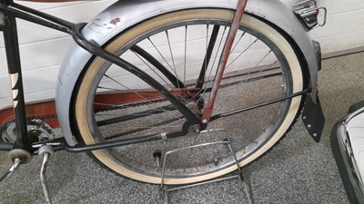Lot 640 - COLUMBIA BUILT 1950 BEACH CRUISER BROWN + CREAM