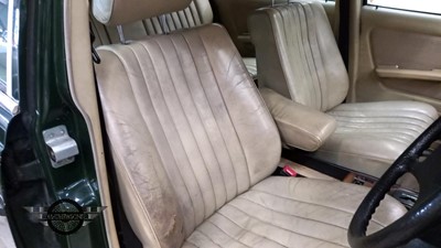 Lot 236 - 1985 MERCEDES 230 TE AUTO