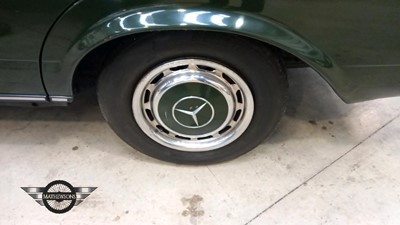 Lot 236 - 1985 MERCEDES 230 TE AUTO
