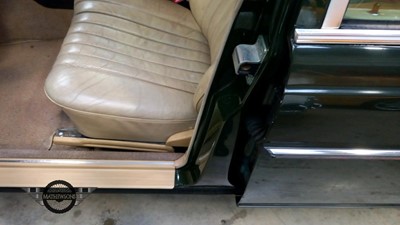 Lot 236 - 1985 MERCEDES 230 TE AUTO