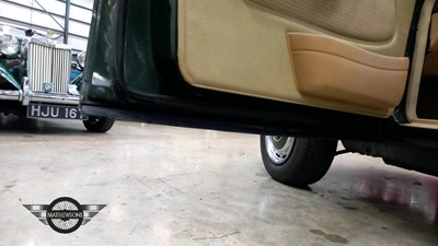 Lot 236 - 1985 MERCEDES 230 TE AUTO