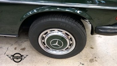Lot 236 - 1985 MERCEDES 230 TE AUTO