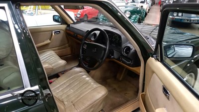 Lot 236 - 1985 MERCEDES 230 TE AUTO