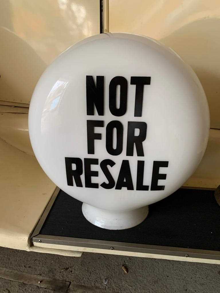 Lot 199 - OLD GLASS NOT FOR RESALE GLOBE