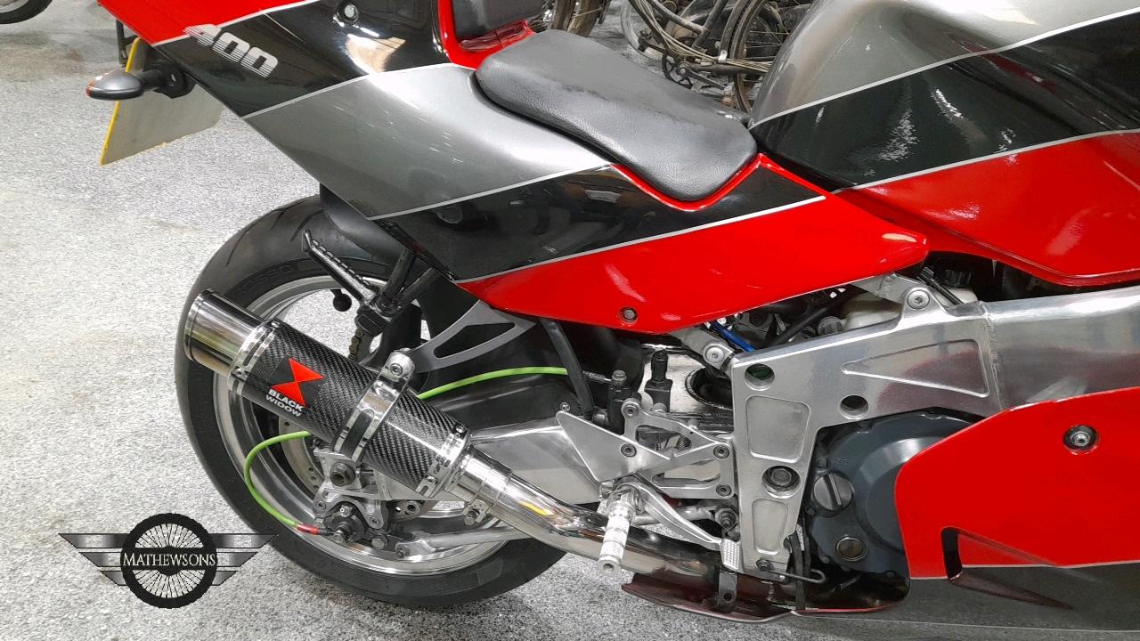 Lot 127 - 1989 KAWASAKI ZXR400