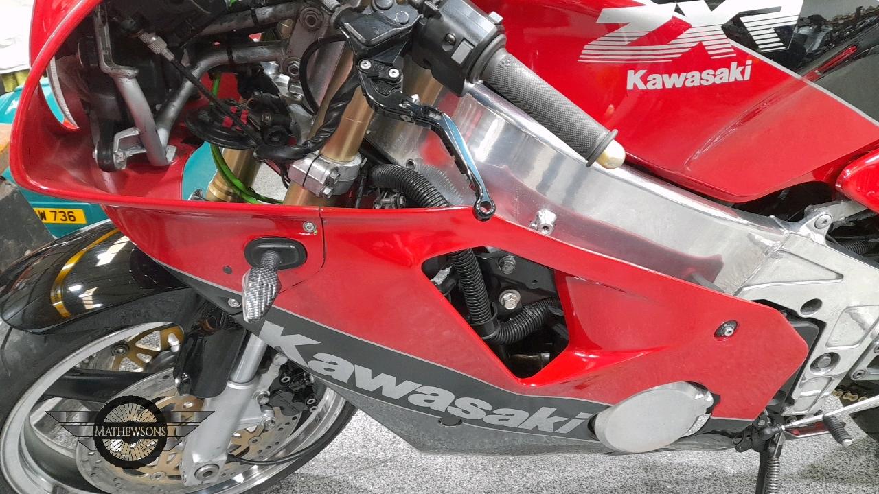 Lot 127 - 1989 KAWASAKI ZXR400