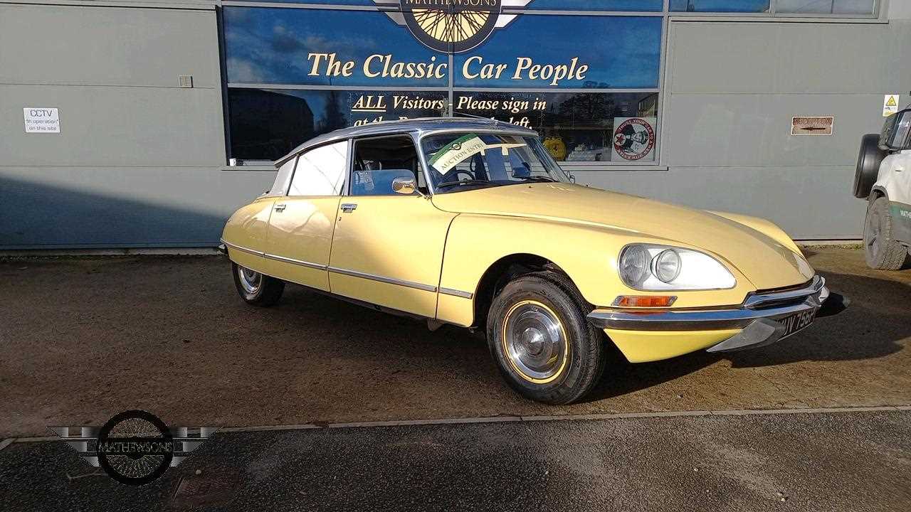 CITROEN DS 23 Pallas 1973 Albatros Beige véhicule miniature 158069 Norev 1:43 EUR 53,99 - FR CITROEN DS 23 Pallas 1973 Albatros Beige véhicule miniature 158069 Norev 1:43 EUR 53,99 - FR