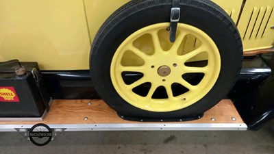 Lot 676 - 1964 MORRIS COWLEY