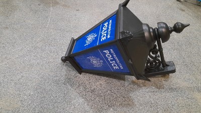 Lot 250 - VINTAGE STYLE MET POLICE WALL MOUNTED LANTERN 15" X 12" OVERALL L 30"