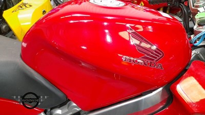 Lot 85 - 1998 HONDA VFR800FI