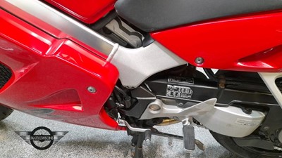 Lot 85 - 1998 HONDA VFR800FI