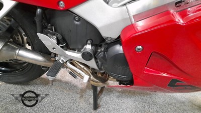 Lot 85 - 1998 HONDA VFR800FI