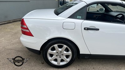 Lot 139 - 1999 MERCEDES SLK 230 KOMPRESSOR AUTO