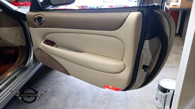 Lot 563 - 1998 JAGUAR XK8 CONVERTIBLE AUTO