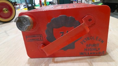 Lot 475 - 1937 SHELL MOTOR SPIRIT 2 GALLON FUEL CAN