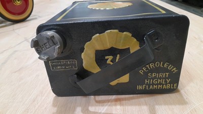 Lot 479 - 1933 SHELL 2 GALLON FUEL CAN