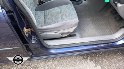 Lot 868 - 1998 VAUXHALL VECTRA LS 16V