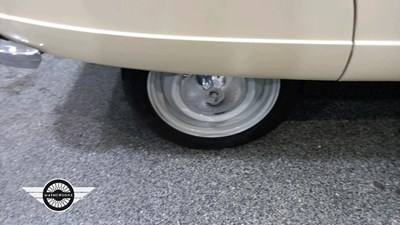 Lot 304 - 1977 CITROEN AMI 8 CONFORT