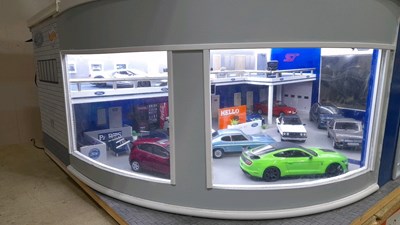 Lot 97 - 1.18 SCALE MODEL HAND BUILT OF A FORD DEALERSHIP SHOWROOM INC MODELS