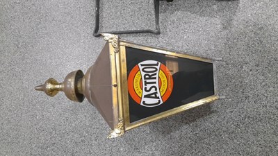 Lot 321 - VINTAGE STYLE WAKEFIELD CASTROL BRASS LAMP & WALL BRACKET