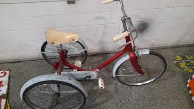 Lot 361 - CHILDS 3 WHEELER TRICYCLE 1940'S RALEIGH TIGER