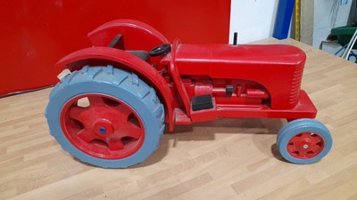 Lot 253 - WOODEN HAND BUILT INTERNATIONAL TRACTOR 21" X 10" ( PROCEEDS TO CHARITY )