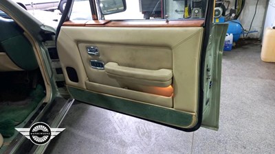 Lot 880 - 1982 ROLLS ROYCE