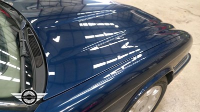 Lot 299 - 2000 DAIMLER V8 AUTO