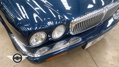 Lot 299 - 2000 DAIMLER V8 AUTO