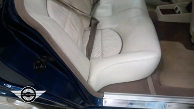 Lot 299 - 2000 DAIMLER V8 AUTO