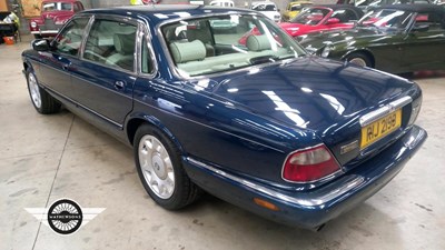 Lot 299 - 2000 DAIMLER V8 AUTO
