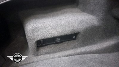 Lot 299 - 2000 DAIMLER V8 AUTO