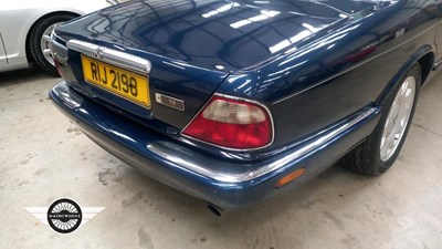 Lot 299 - 2000 DAIMLER V8 AUTO