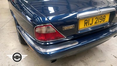 Lot 299 - 2000 DAIMLER V8 AUTO