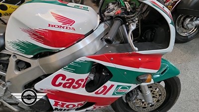 Lot 104 - 1996 HONDA
