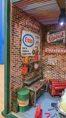 Lot 337 - JAGUAR GARAGE DIORAMA