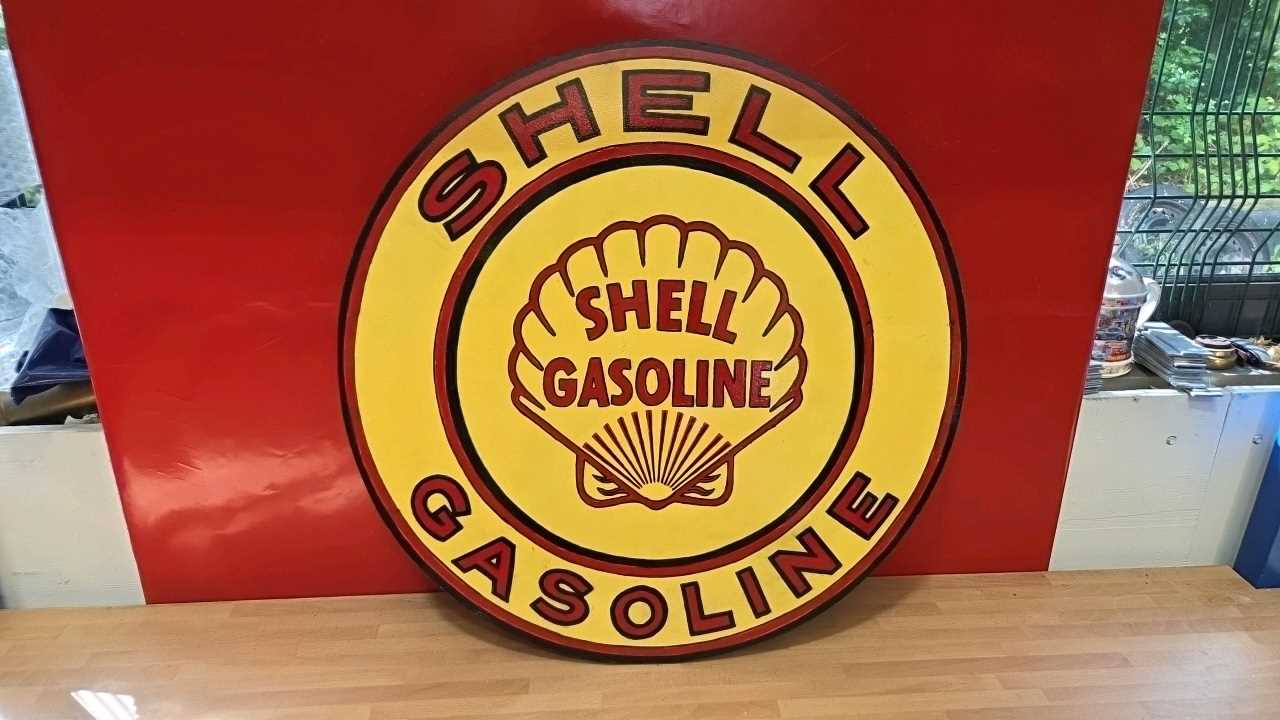 Lot 777 - SHELL GASOLINE WOODEN HAND PAINTED SIGN 23" DIA