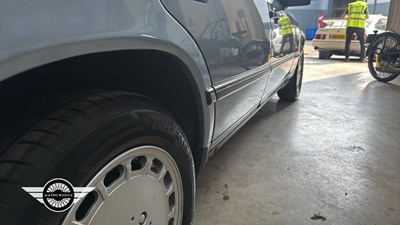 Lot 418 - 1989 MERCEDES 260 E AUTO