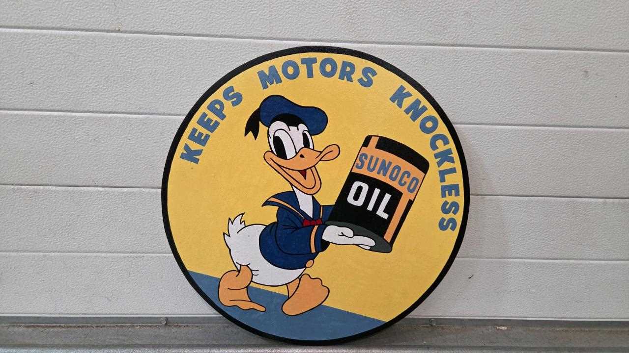 Lot 319 - WOODEN HAND PAINTED SUNOCO MOTOR OIL SIGN 19" DIA