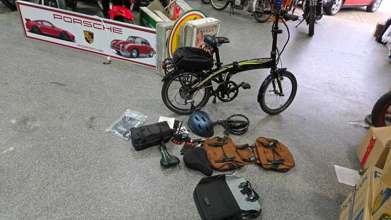 Lot 427 - CARRERA CROSS CITY FOLDING E-BIKE 2021, WITH ACCESSORIES
