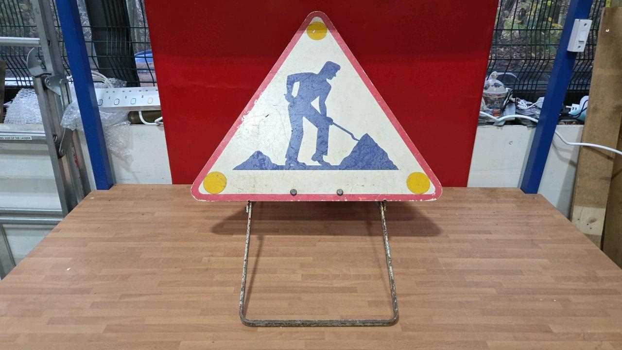 Lot 747 - VINTAGE STYLE ROAD WORK SIGN