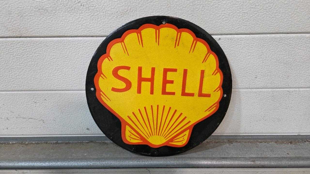 Lot 528 - SHELL REPRODUCTION ENAMEL SIGN 12" DIA